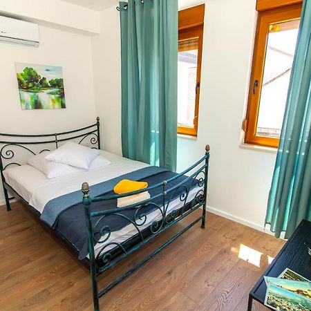 Luxury Apartments Iris Mostar Bagian luar foto