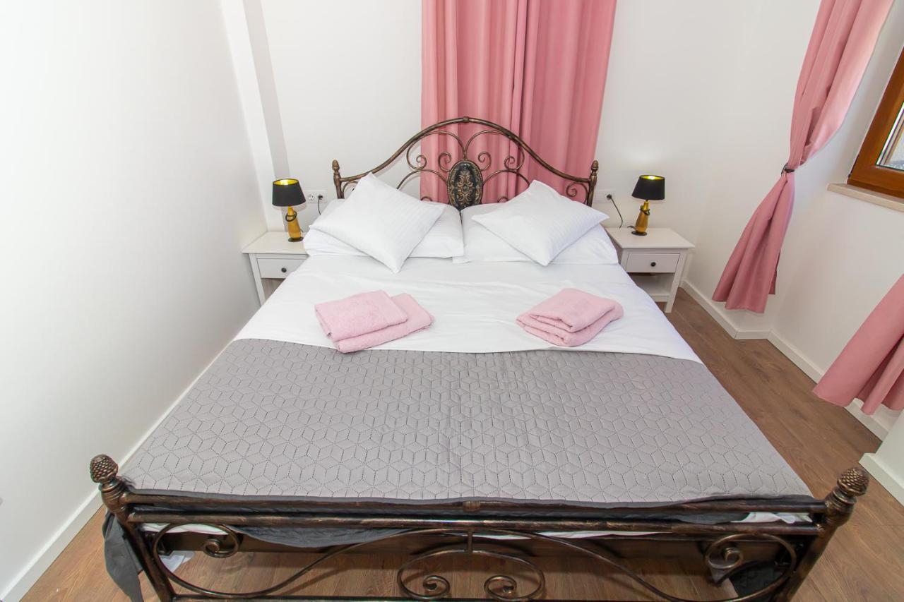Luxury Apartments Iris Mostar Bagian luar foto