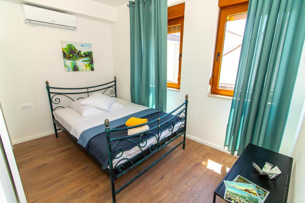 Luxury Apartments Iris Mostar Bagian luar foto