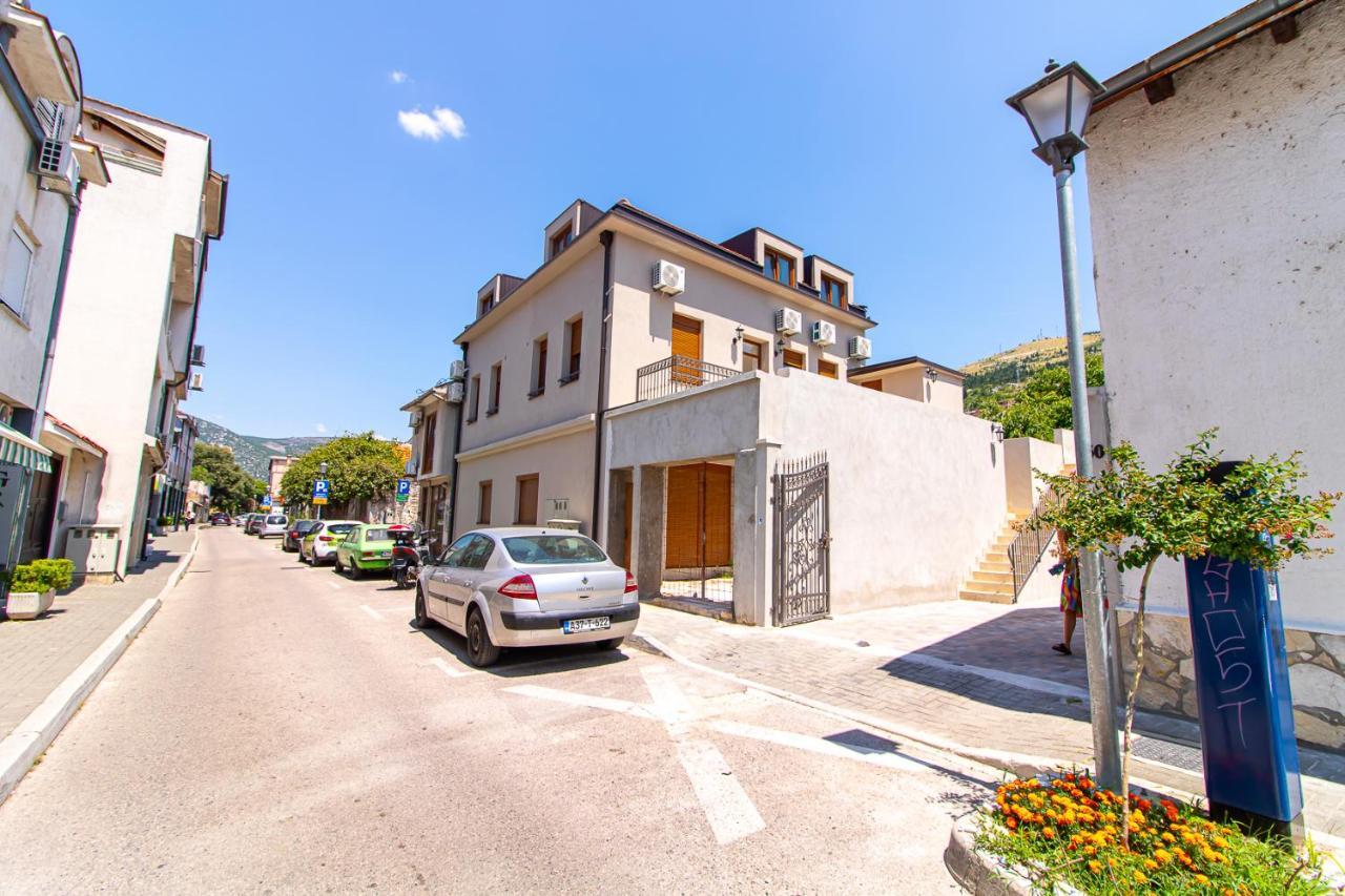 Luxury Apartments Iris Mostar Bagian luar foto