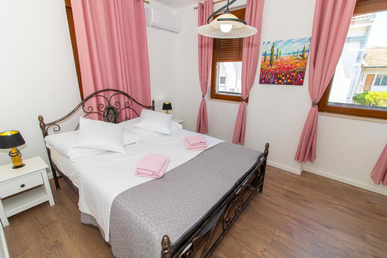 Luxury Apartments Iris Mostar Bagian luar foto