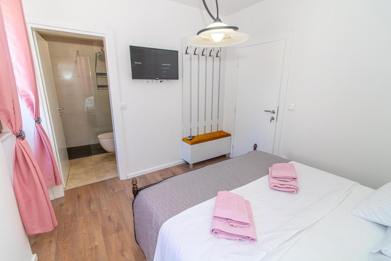 Luxury Apartments Iris Mostar Bagian luar foto