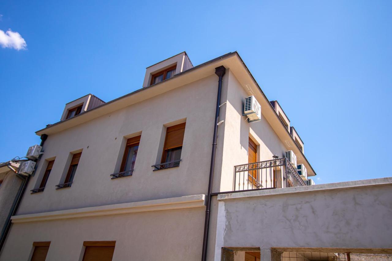 Luxury Apartments Iris Mostar Bagian luar foto