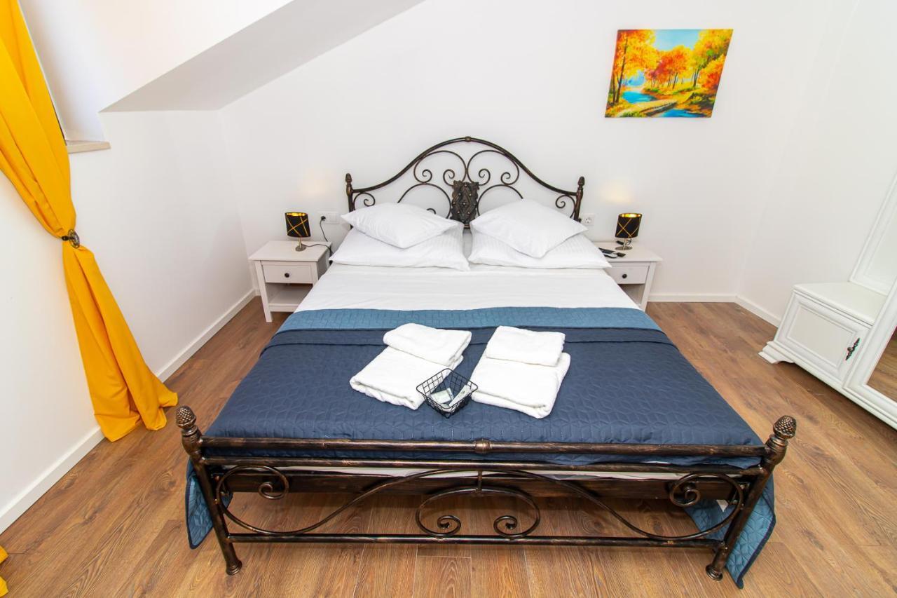 Luxury Apartments Iris Mostar Bagian luar foto