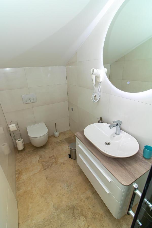 Luxury Apartments Iris Mostar Bagian luar foto