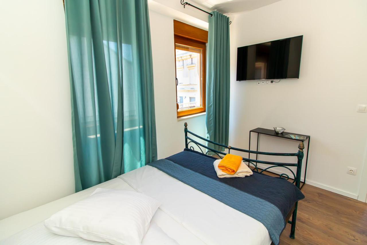 Luxury Apartments Iris Mostar Bagian luar foto