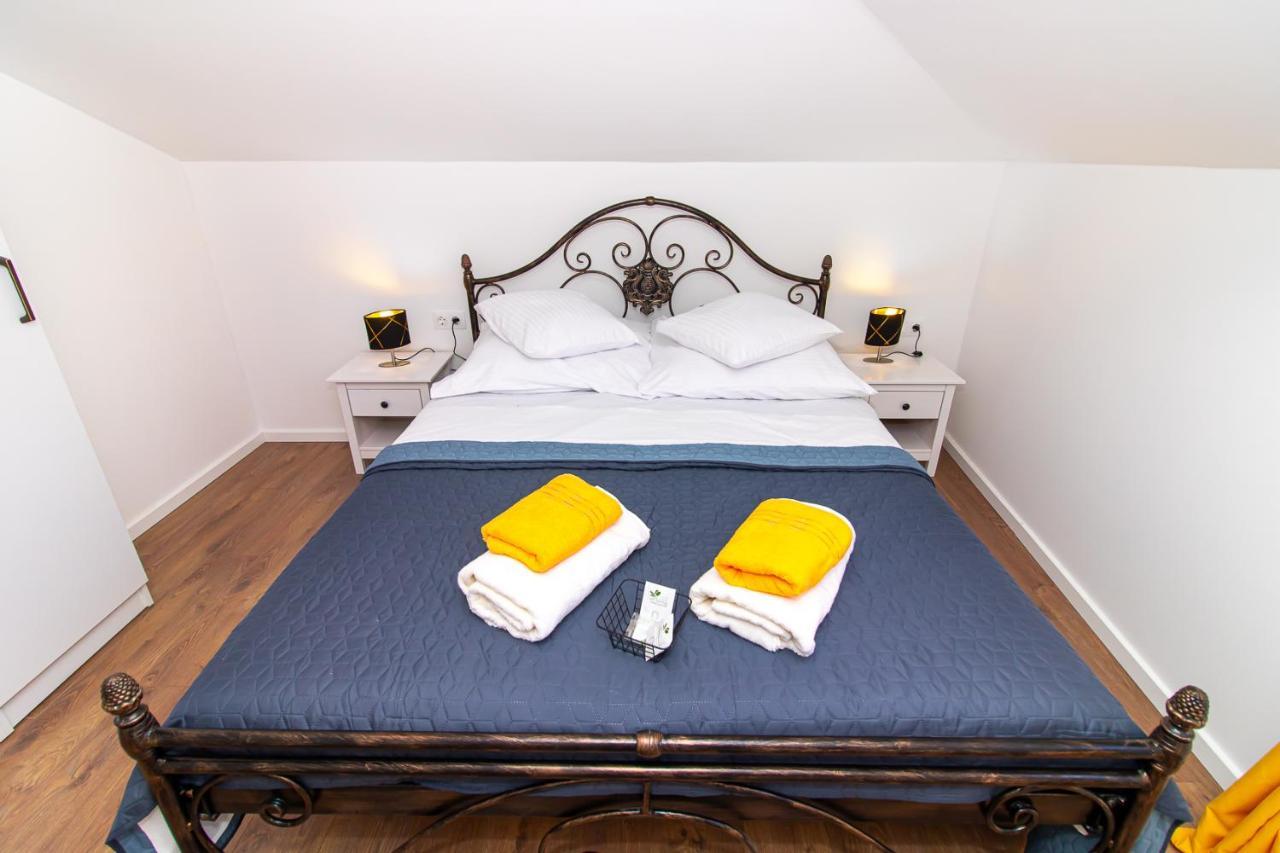 Luxury Apartments Iris Mostar Bagian luar foto
